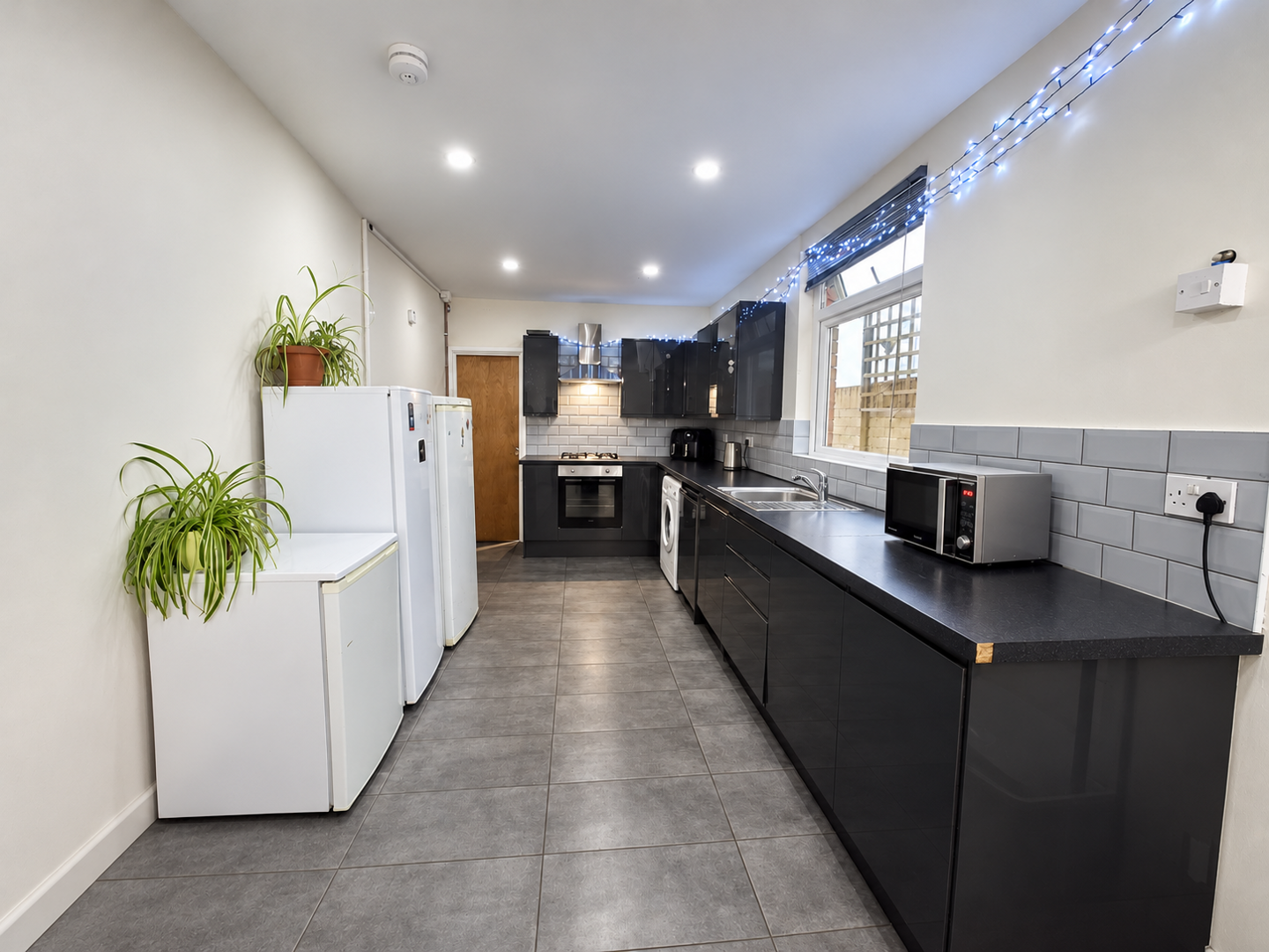 5 bed property in Dalton Street, Cardiff